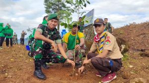 Sambut HUT Ke-63 Kostrad, Brigif 3 Kostrad Galakkan Reboisasi Guna Cegah Erosi dan Bencana Alam