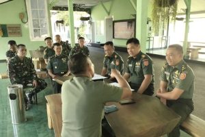 Kasmenarmed 2 Kostrad Laksanakan Ngobras dan English Course Bersama Seluruh Perwira