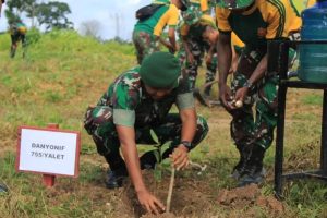 Sambut HUT Ke-63 Kostrad, Yonif 755 Kostrad Giat Reboisasi Massal di Merauke
