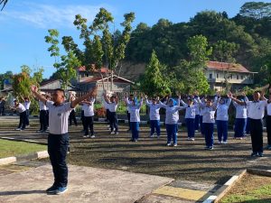 Jaga Keakraban dan Silaturahmi, Lanal Nias Gelar Bazar dan Olahraga Bersama