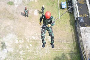 Asah Naluri Tempur dan Ketangkasan, Prajurit Lanal TBA Latihan Seat Rappeling