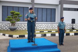 Dansatrol Lantamal I Pimpin Upacara Bendera