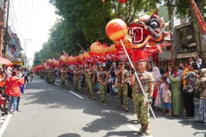 Cap Go Meh 2024, Atraksi Barongsai Guntur Geni Kostrad Hipnotis Masyarakat Kota Magelang