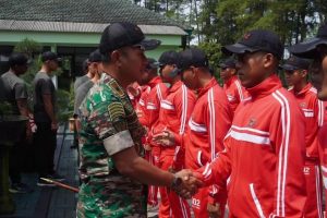 Tradisi Pelepasan Atlet Karate Dalam Kejuaraan Piala Pangdiv 2 Kostrad