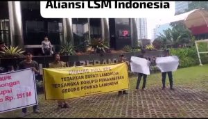 Kasus Dugaan Korupsi Bupati dan Ketua DPRD Lamongan Belum ada Kejelasan Aliansi Ini Berkali-kali Demo di KPK