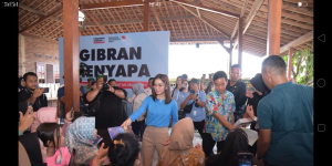 Gibran Rakabuming dan Selvi Ananda Berdialog dengan Ibu-Ibu Hamil di Cipayung Depok