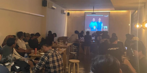 Puluhan Mahasiswa dari berbagai kampus NOBAR Debat Capres Terakhir