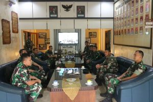 Tim Wasrik Divisi Infantri 1 Kostrad Tinjau Administrasi Yonif 303 Kostrad