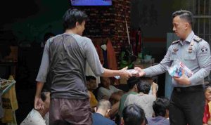 Komitmen Melayani Kebutuhan Dasar, Rutan Cipinang Bagikan Peralatan Mandi Kepada Warga Binaan