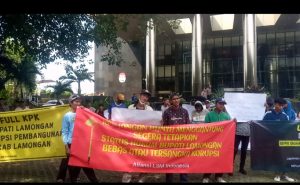 Demo Ke KPK Untuk Kelima Kalinya: “Semakin Fakta Gedung Pemkab Lamongan yang Kini Dibidik KPK”