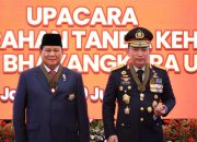 Prabowo Subianto Terima Bintang Bhayangkara Utama dari Kapolri Jenderal Listyo Sigit