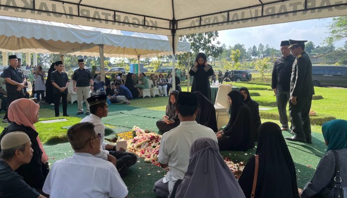 Mantan Pangdam IX/Udayana Mayjen Harfendi Dimakamkan di San Diego Hills