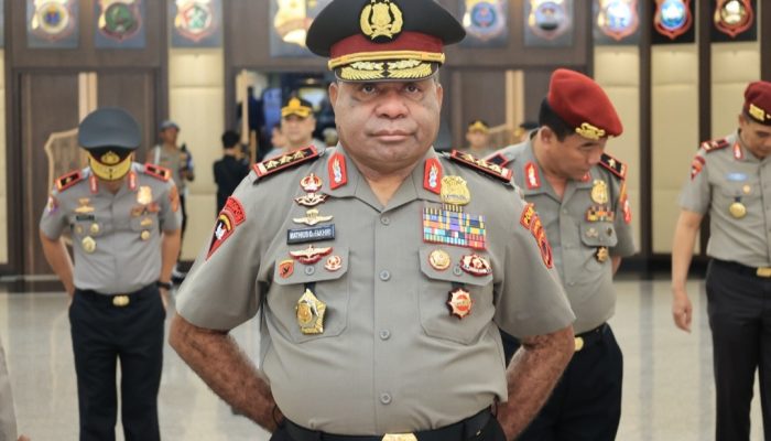 Kapolri Naikkan Pangkat 12 Pati Polri, Kapolda Papua Mathius Fakhiri Jadi Komjen