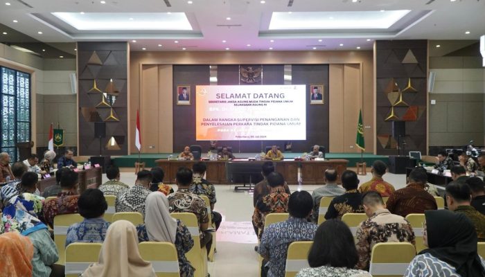 Sesjampidum Sampaikan Hasil Supervisi & Evaluasi Gabungan Bidang Pidana Umum se wilayah Kejaksaan Tinggi Riau