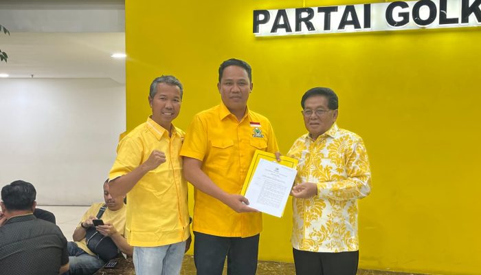 Hendra Lesmana Terima B1KWK dari Partai Golkar di Pilkada Lamandau