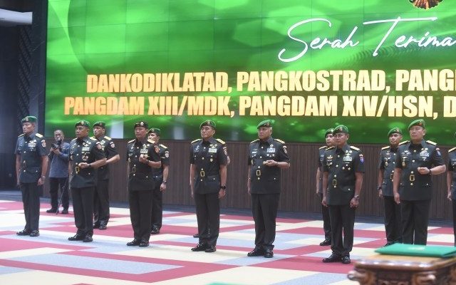 Jabatan Pangdam XIII/Merdeka Resmi Diserahterimakan dari Mayjen Candra Wijaya kepada Mayjen Suhardi