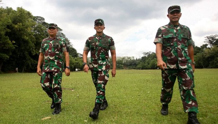 Tingkatkan Profesionalisme, Pangdivif 1 Kostrad Bersama Pangkogabwilhan III Latihan Menembak Bersama
