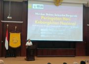 Mayien TNI (Pum) dr. Budiman, SpBP-RE Menyampaikan Orasinya Di Acara Mimbar Bebas Salemba Bergerak Atas Kebijakan Menteri Kesehatan Di Dunia Pendidikan Kesehatan Indonesia