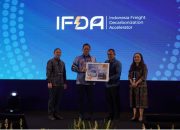 Kementerian Koordinator Bidang Infrastruktur dan Pembangunan Kewilayahan dan WRI Indonesia Meluncurkan Platform IFDA dan Studi Strategi Transisi Elektrifikasi Kendaraan Berat di Indonesia Zero Emission Heavy-Duty Vehicle Summit 2025