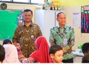 Kalapas Sukamiskin Fajar Nurcahyono Dampingi Kanwil Ditjenpas Jabar Kunjungi Distribusi MBG SDN 101 Sukakarya