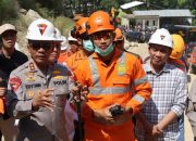 Kapolda Jabar Tinjau Lokasi Longsor Galian C di Gunung Kuda, 14 Korban Tewas Teridentifikasi
