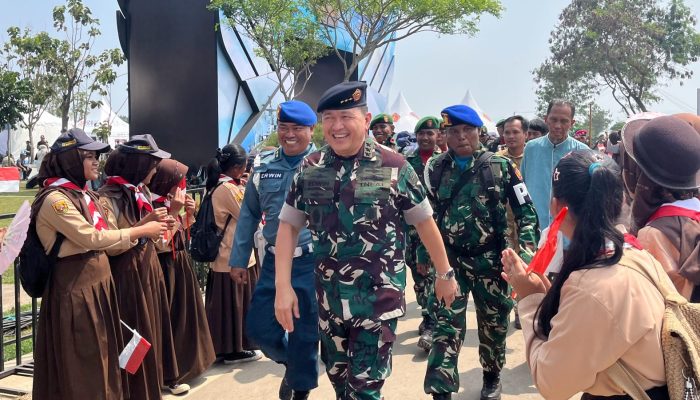 Wagub Lemhannas RI Hadiri Upacara Gelar Pasukan Operasional dan Kehormatan Militer di Batujajar