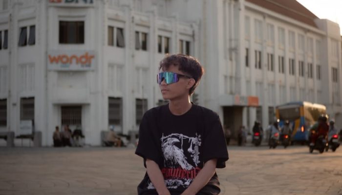 Photografer Cilik Kota Tegal “ILHAM MUZAKI” Berkolaborasi Dengan Actor Pakistan “Abdul Ali & Sutradara Winda Mustiana” di (UMAH TABEBUYA)