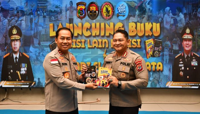 Kapolda NTT Resmi Luncurkan Dua Buku Inspiratif tentang Dedikasi Polisi