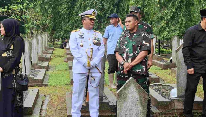 Kaskogabwilhan I Hadiri Pemakaman Jenderal TNI (Purn) Try Sutrisno di TMPNU Kalibata
