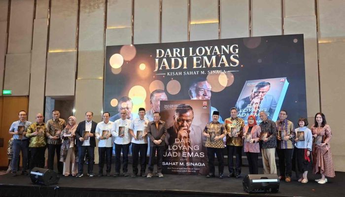 Buku Sahat M Sinaga “Dari Loyang Menjadi Emas” Paparkan Visi Baru Industri Sawit Indonesia