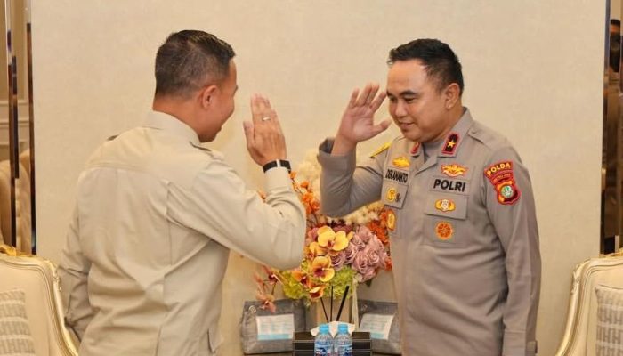 Wakapolda Metro Jaya Terima Brevet Kehormatan Paspampres Setia Waspada