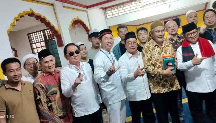 Gubernur DKI Hadiri Halalbihalal Komunitas Muslim Tionghoa dan Milad Yayasan Haji Karim Oei ke 35