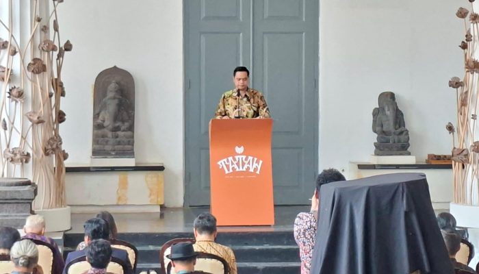 Bupati Wiwit Dorong Inovasi Seni Ukir Jepara di Pameran Tatah 2026