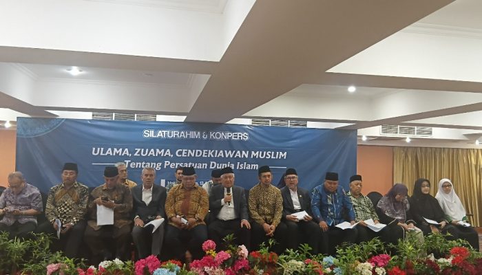 SERUAN ULAMA, ZUAMA DAN CENDEKIAWAN MUSLIM INDONESIA TENTANG URGENSI PERSATUAN DUNIA ISLAM UNTUK PENCIPTAAN TATA DUNIA BARU YANG DAMAI, ADIL, SEJAHTERA, DAN BERADAB