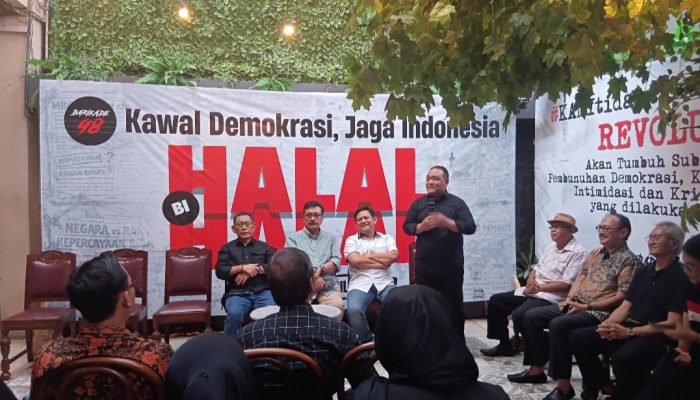 Barikade 98 (Barisan Rakyat Indonesia Kawal Demokrasi 98) Menggelar Halal Bihalal Dengan Tema “Kawal Demokrasi, Jaga Indonesia” & Benny Rhamdani Menyampaikan Halal bihalal Adalah Ruang Untuk Menyatukan Kembali Semangat Perjuangan