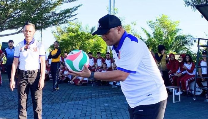 Kapolda Sulbar Buka Turnamen Voli Antar Satker dan Polres Sambut Hari Bhayangkara dan 1 Dekade Polda Sulbar