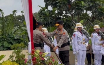 Irjen Pol Waris Agono Serahkan Tongkat Estafet Kapolda Maluku Utara kepada Brigjen Pol Arif Budiman
