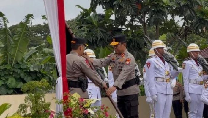 Irjen Pol Waris Agono Serahkan Tongkat Estafet Kapolda Maluku Utara kepada Brigjen Pol Arif Budiman