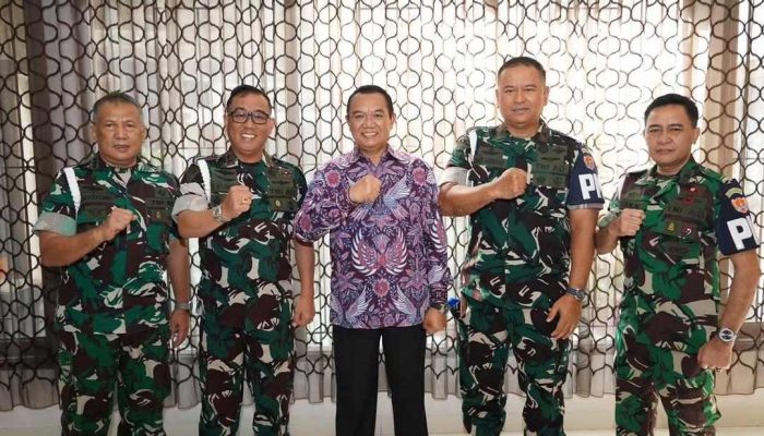 Perkuat Ikatan Keluarga Besar Korps, Puspomad Kunjungi Sesepuh Jelang HUT ke-80 Polisi Militer TNI AD