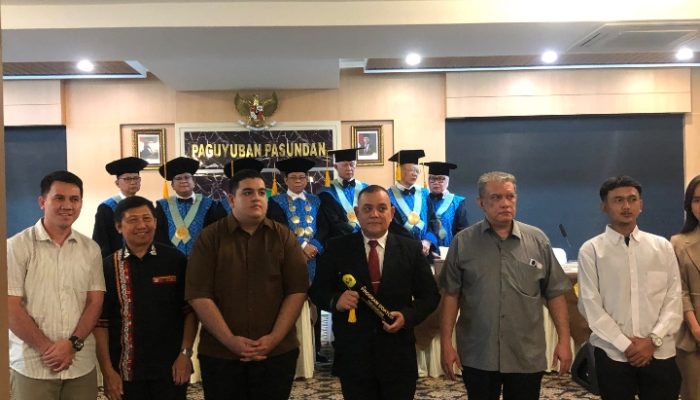 Inspirasi dari Dunia Akademik: Dr. T.R. Fahsul Falah Raih Gelar Doktor Kedua di Universitas Pasundan