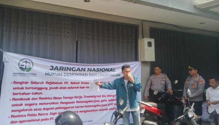 Bungkam Saat Didemo, PT. Naked Press Dinilai Menghindari Tanggung Jawab
