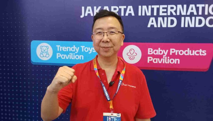 Direktur Utama, CEO AsiaCommerce (PT Lintas Mitra Perkasa), Frans Setio Yuwono: Pelaku Industri Nasional harus Memiliki Strategi agar tidak hanya Menjadi Pasar, tetapi juga mampu Menciptakan Produk yang Kompetitif untuk Pasar Internasional.