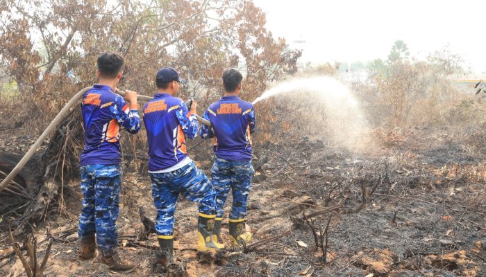Cegah Karhutla Kembali Meluas, Lanud Sjamsudin Noor Intensifkan Pendinginan Lahan Gambut