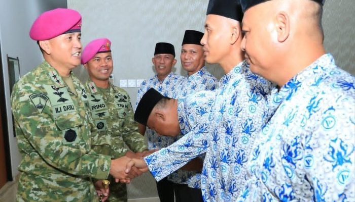 Dukung Pembinaan Mental Spiritual, Danpasmar 1 Lepas Prajurit Pasmar 1 untuk Ibadah Umrah