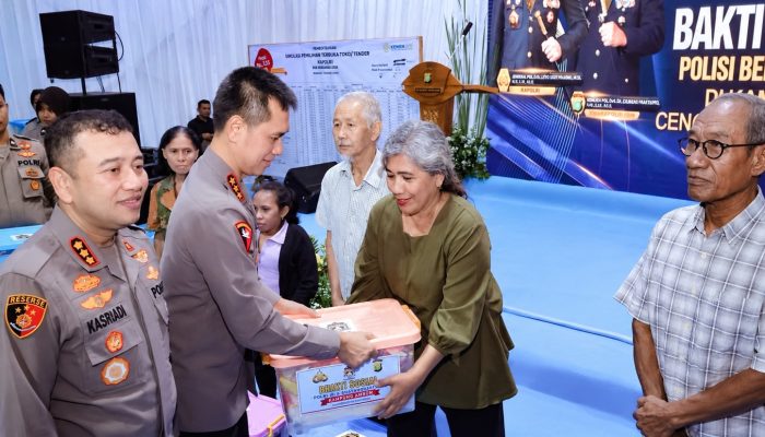 Polisi Bersama Masyarakat, Polda Metro Jaya Gelar Bakti Kesehatan dan Salurkan 1.000 Paket Sembako di Kampung Ambon